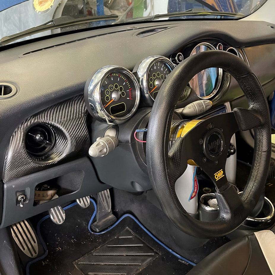 Dashboard in Carbon Fiber for MINI R53 Restyling by RSI c6