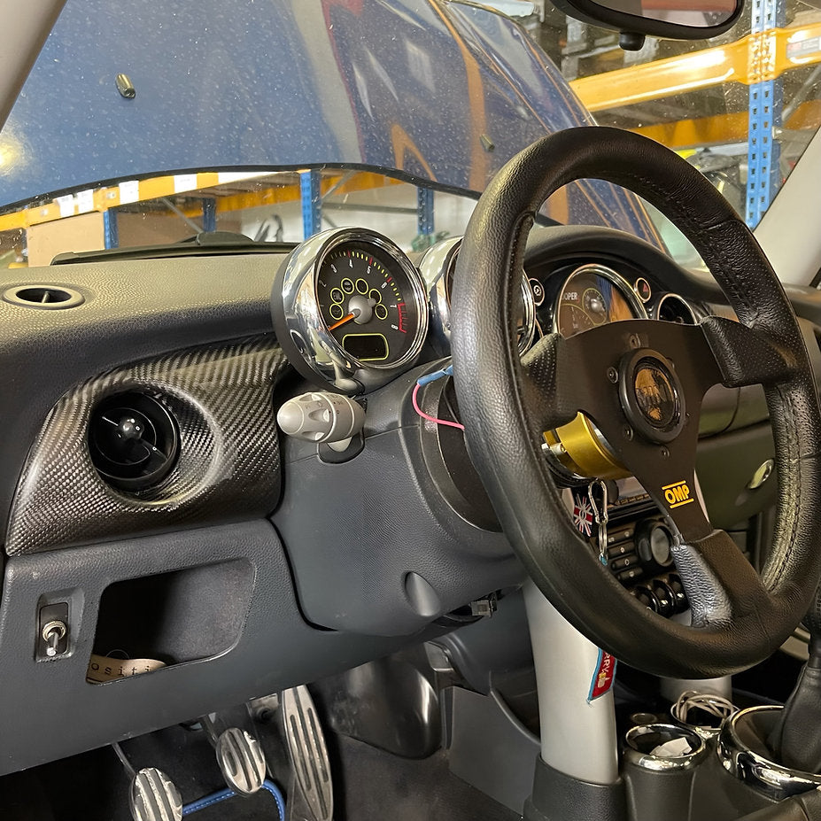 Dashboard in Carbon Fiber for MINI R53 Restyling by RSI c6